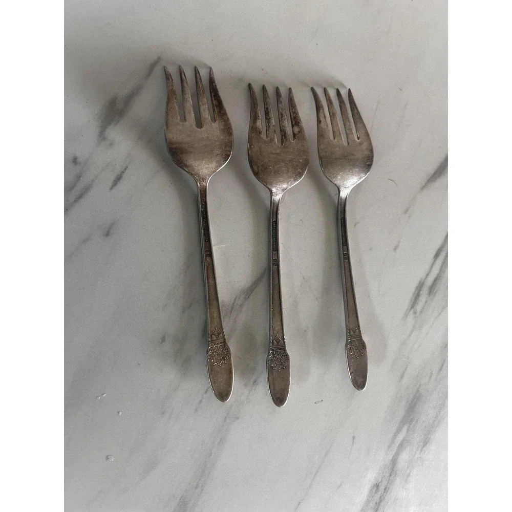 Vintage 1847 Rogers Bros IS First Love Silver Plate Salad Forks Lot of 3 BxA